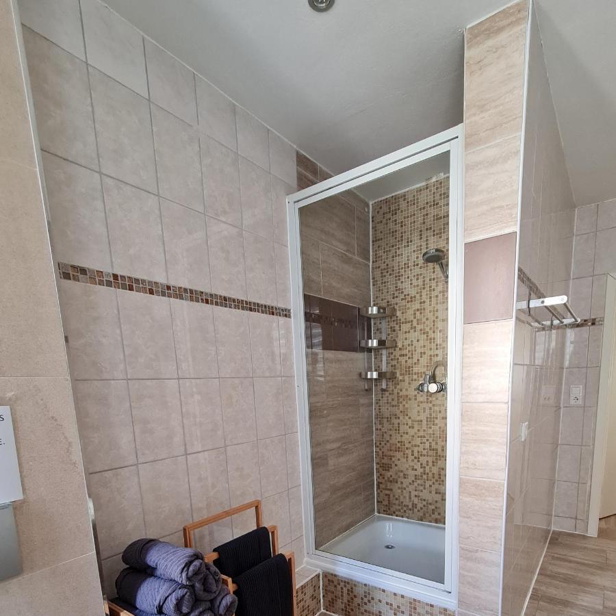 Ganze Wohnung Top Lage In Кемптен Екстериор снимка